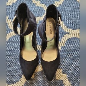 Nine West black pump with ankle straps